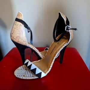 Chinese Laundry heeled sandals size 8.5
